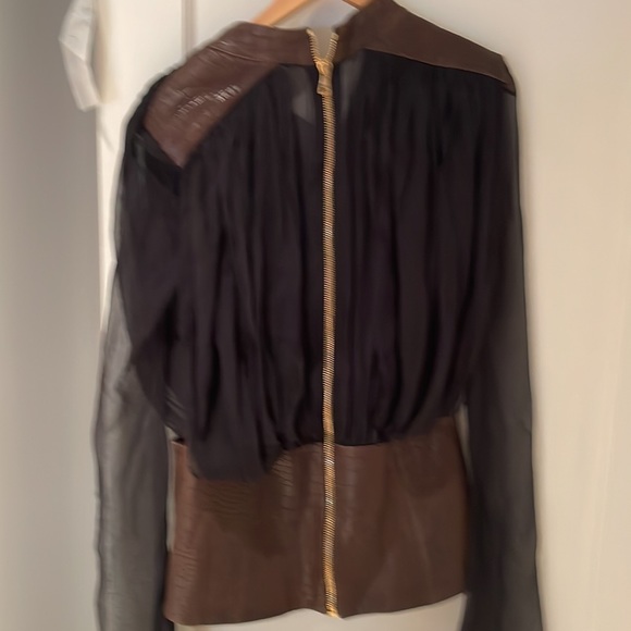 Balmain runway blouse sleeve sample piece dead stock 4-6? Size leather from 2017 - Picture 11 of 11